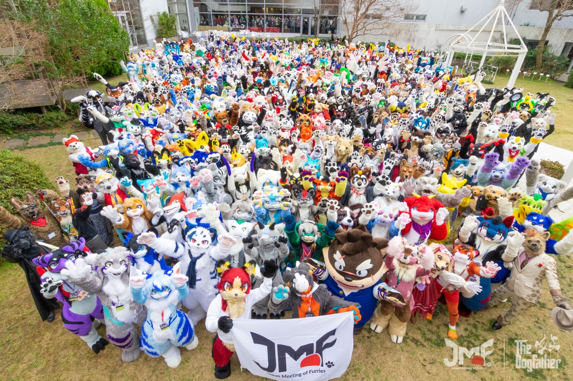 JMF19_fursuit-groupphoto.jpg
