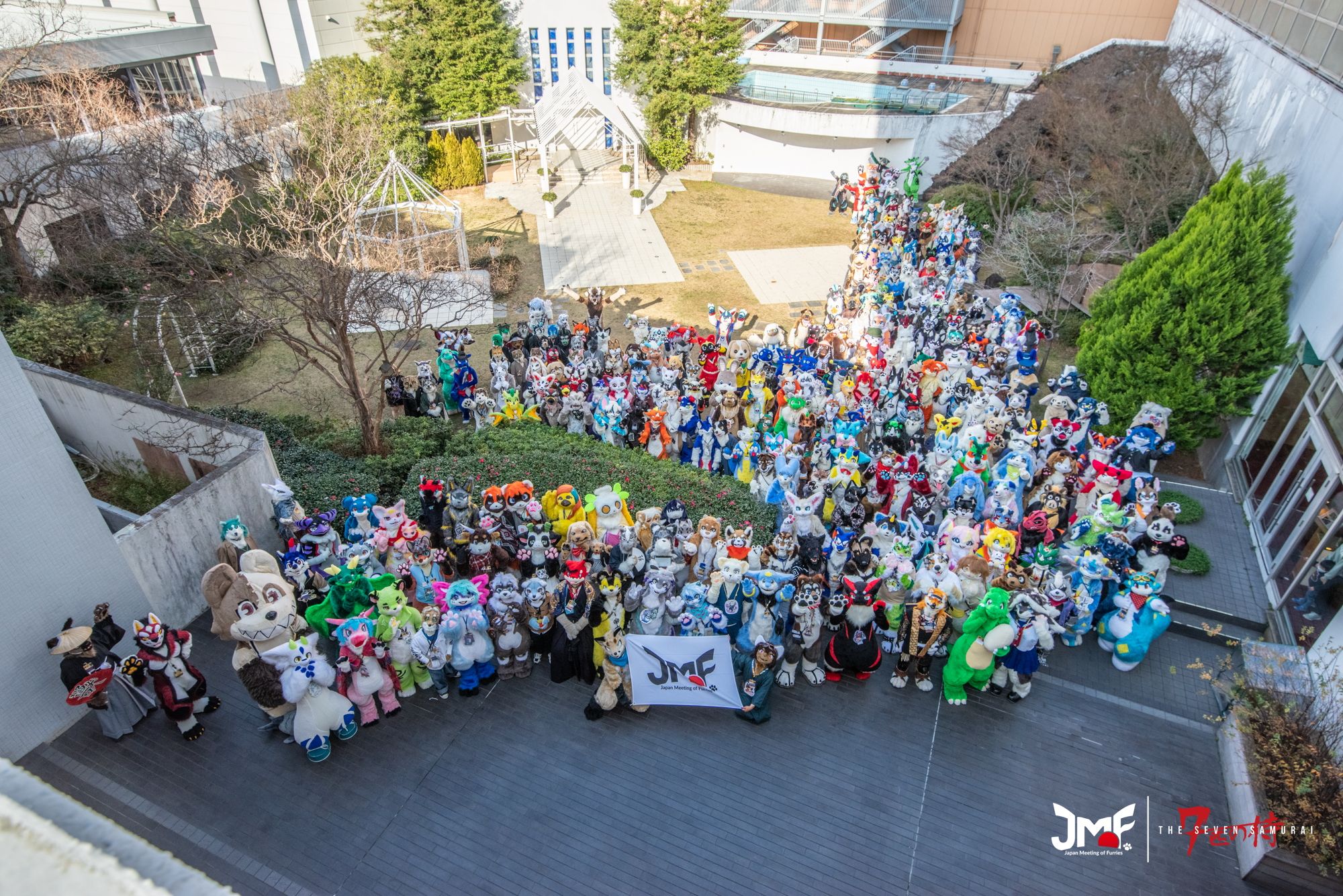 JMF22_fursuit-groupphoto.jpg
