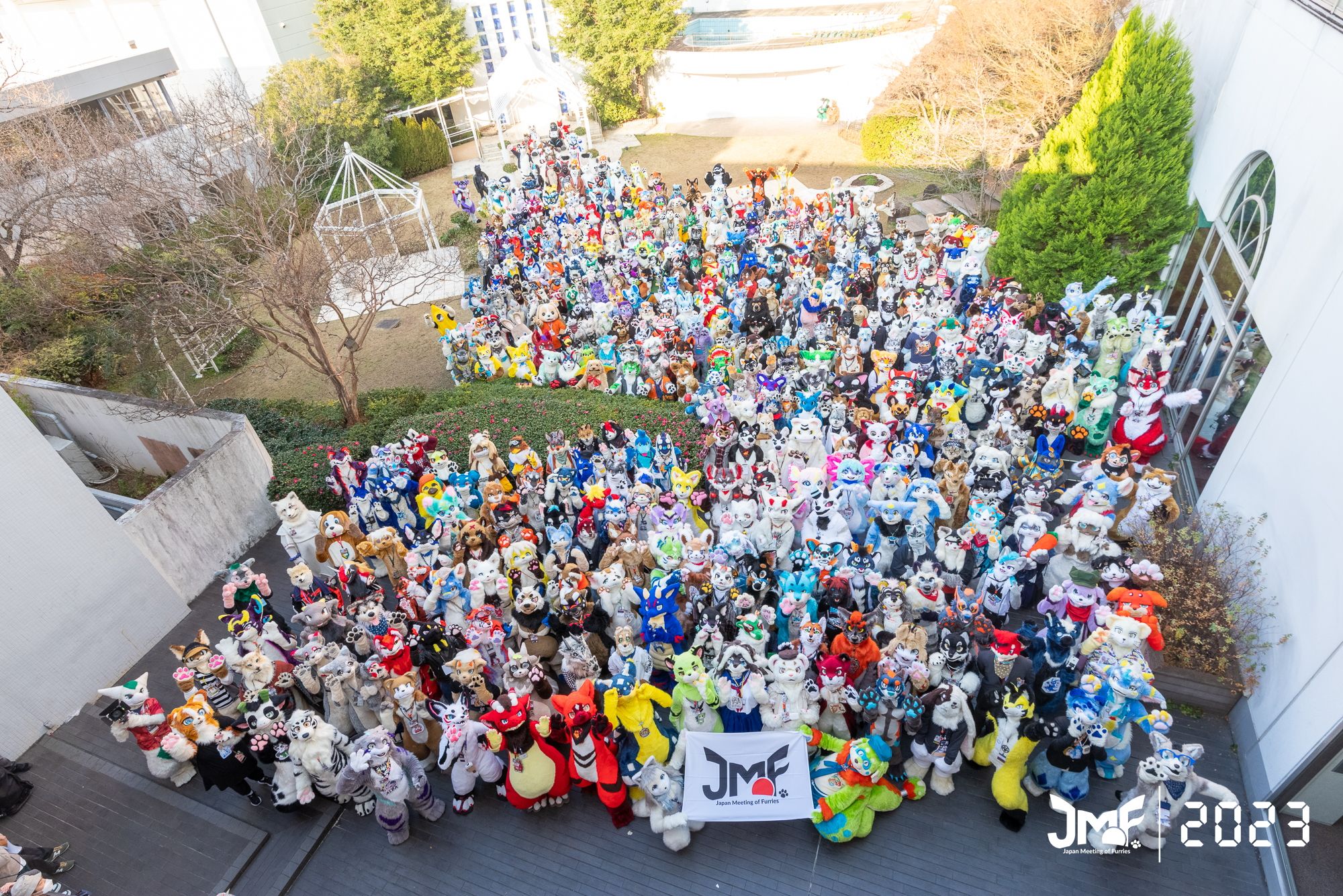 JMF23_fursuit-groupphoto.jpg