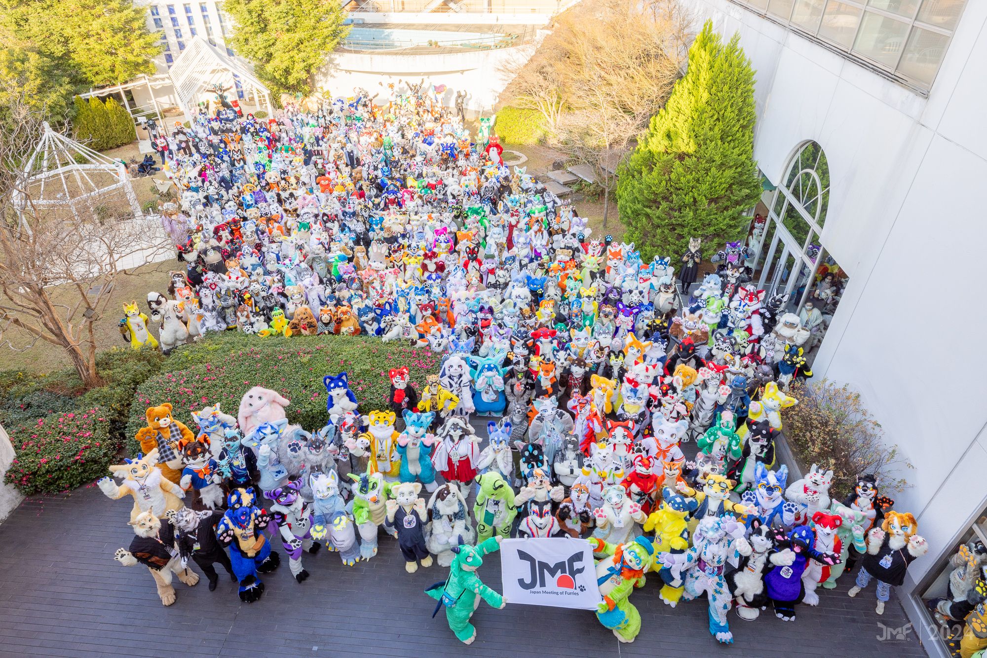 JMF24_fursuit-groupphoto.jpg